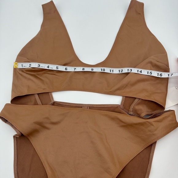 SKIMS- cut out monokini backless- coco rum color - Picture 4 of 6